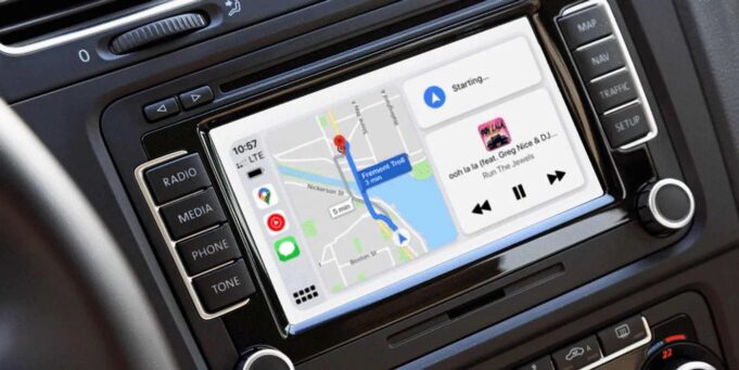 Funkce hlasového vyhledávání v aplikaci Mapy Google pro CarPlay u řady uživatelů nefunguje