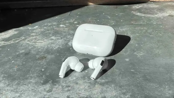 5 snadných způsobů, jak opravit nefunkční AirPods