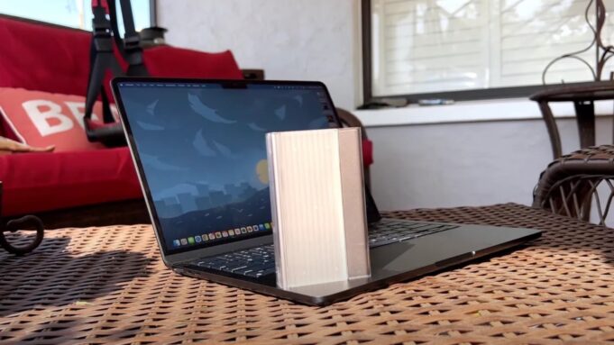 Společnost ZikeTech představila první a nejrychlejší USB4 SSD externí box na světě