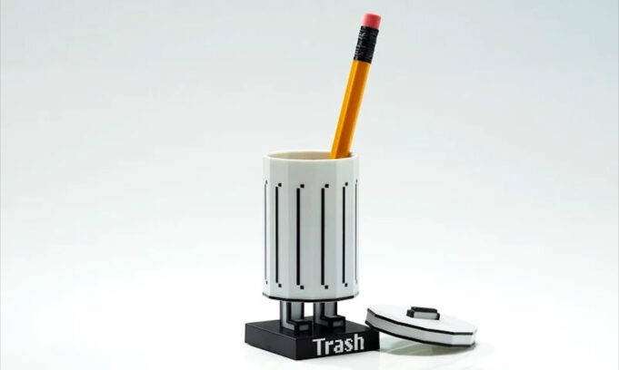 Designér Philip Lee vytvořil sadu kancelářských doplňků s motivem Mac OS z 80. let