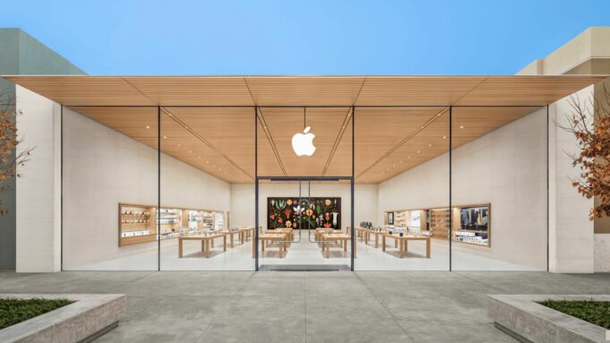 Zaměstnanci Apple Store letos dostávají navýšení platu mezi dvěma až pěti procenty