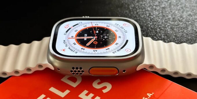 Apple Watch Ultra 3 nabídnou největší displej v historii, očekává se představení už dnes