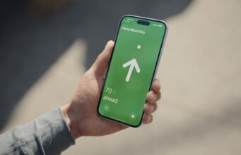 Návod – Jak najít přátele pomocí přesného vyhledávání na iPhone 15