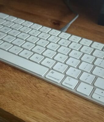 Jak používat Magic Keyboard současně s Macem a počítačem Windows?