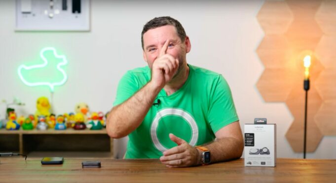 Jan Březina – Vymazlená cestovní nabíječka 2v1 od brněnské Cubenest (Alisczech vol. 960)