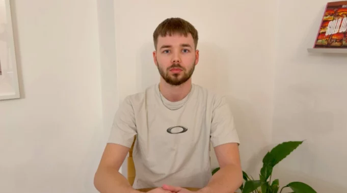 Denis Surových – Chytrá Siri poběží na Gemini od Googlu?!