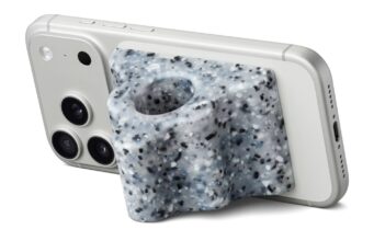 Apple začal prodávat limitovanou edici držáku na iPhone navržený s důrazem na přístupnost