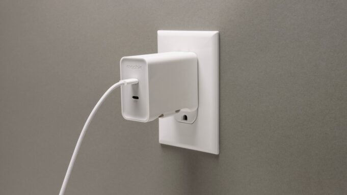 Společnost Mophie představila novou řadu Speedport nástěnných GaN nabíječek