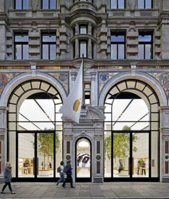 Apple dočasně uzavírá ikonický Apple Store na Regent Street v Londýně