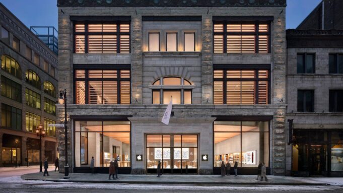 Apple otevřel novou prodejnu Sainte-Catherine v Montréalu. Je více než dvakrát větší než původní