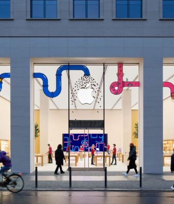 Apple informoval zaměstnance svých prodejen, aby tento týden očekávali „velký nával“ zákazníků