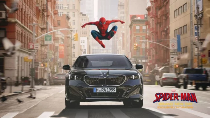 Majitelé BMW jsou naštvaní kvůli reklamě na Spider-Mana, která se objevila v palubních systémech automobilů